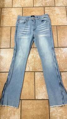 Novamen zipper hem frayed edge denim jeans